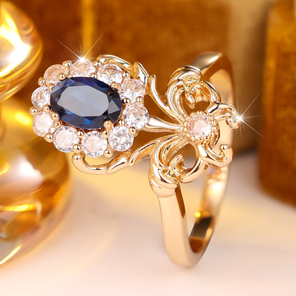 Unisex Hollow Scroll Vine Sculpture Ring, Elegant Design